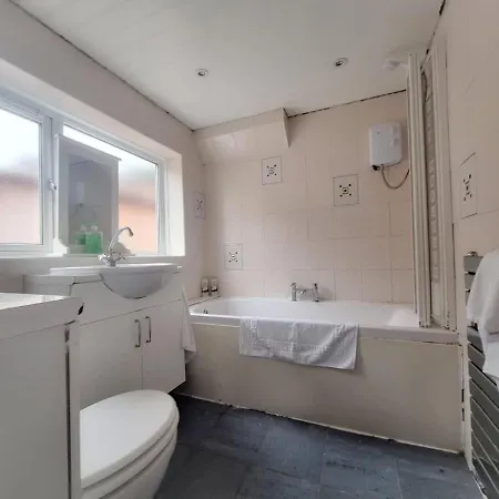 Casa de Férias Perfect Booking 3 Bed Home In Bedminster Bristol