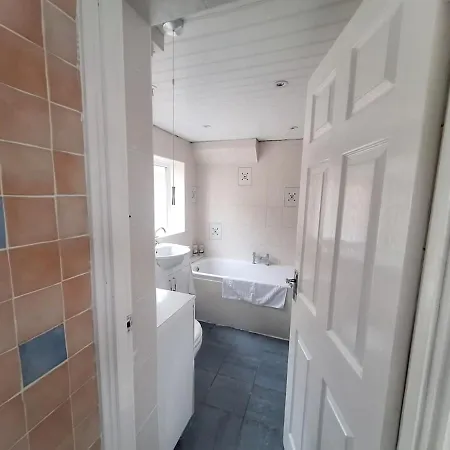 Perfect Booking 3 Bed Home In Bedminster Casa de Férias