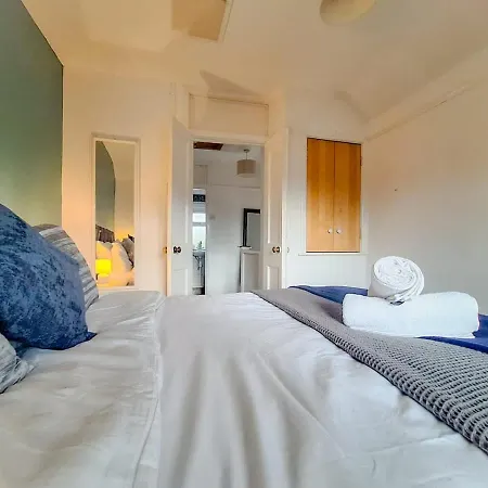 Perfect Booking 3 Bed Home In Bedminster Casa de Férias Bristol